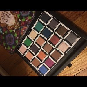 Alice Through The Looking Glass Eyeshadow Palette